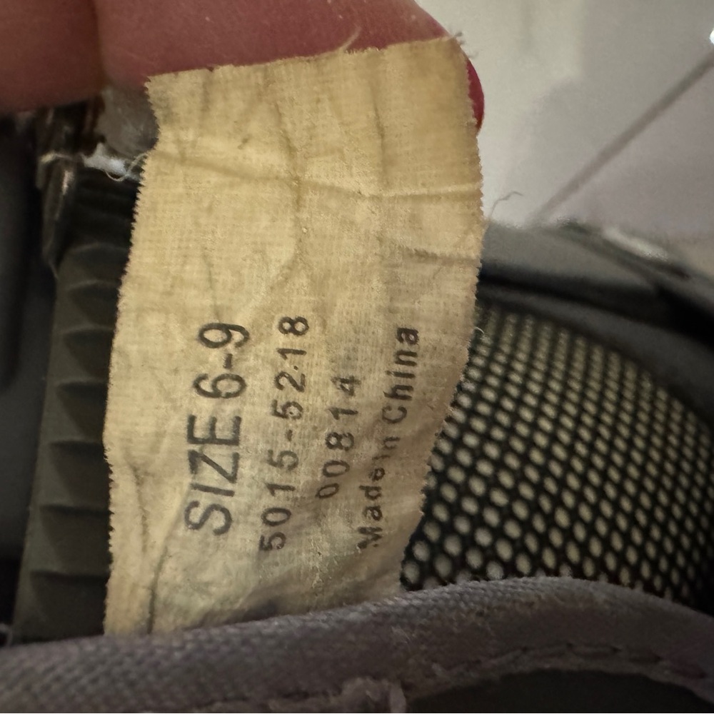 Title: Adjustable Inline Skates - Size 6-9 (Gray) - image 3